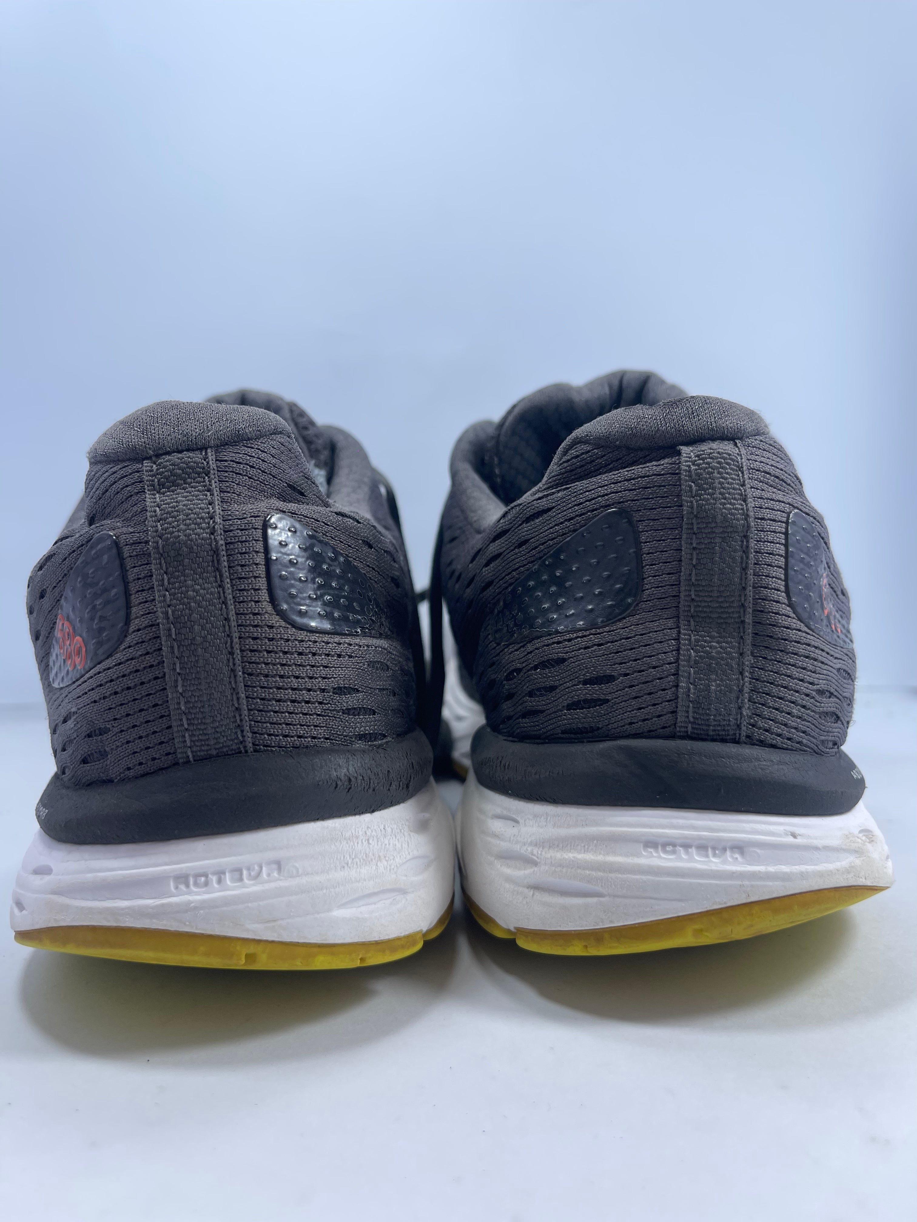 New Balance Men's 680 V6 Running Shoes