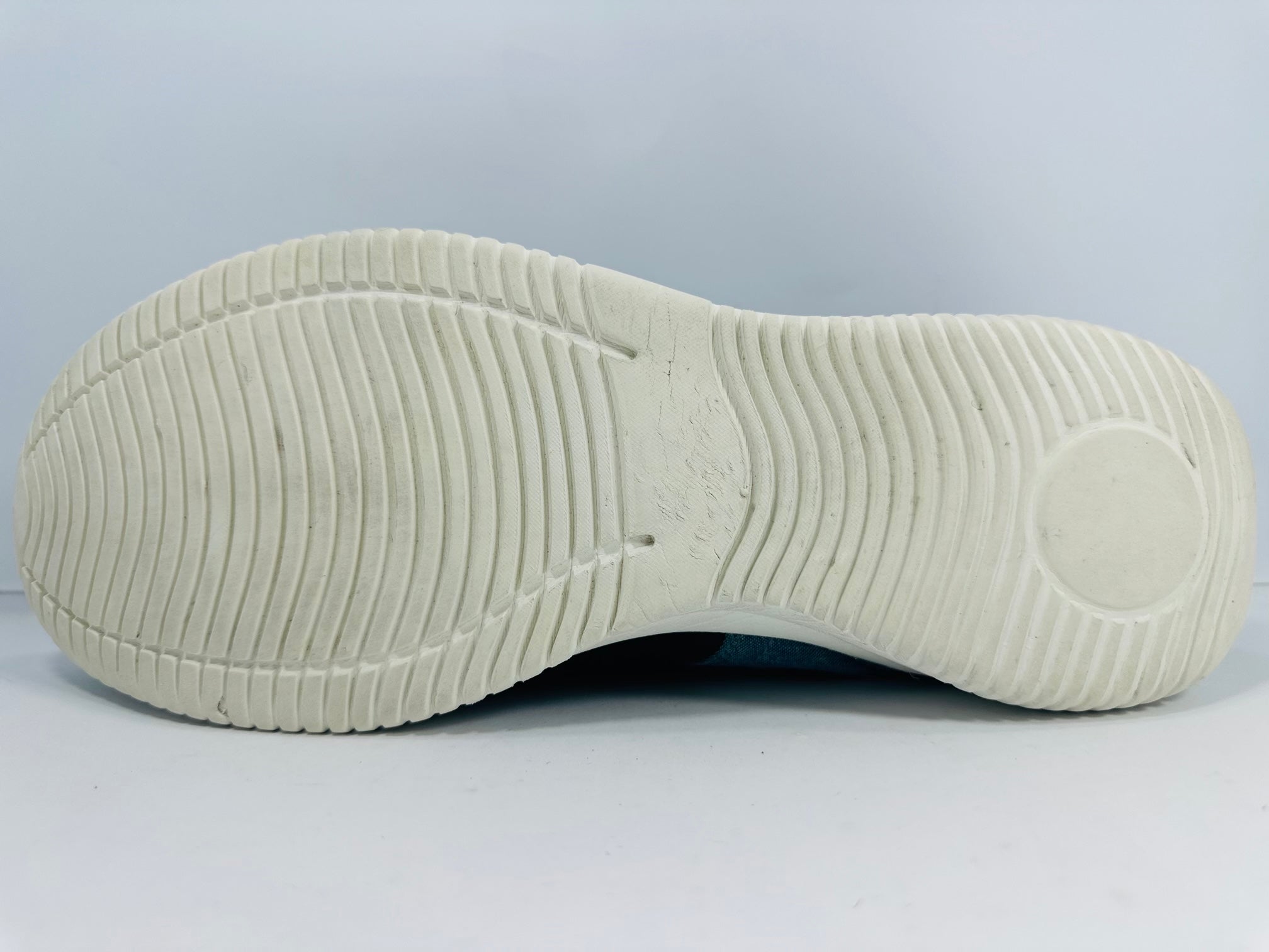 Unisex Casual Wearing Shoes