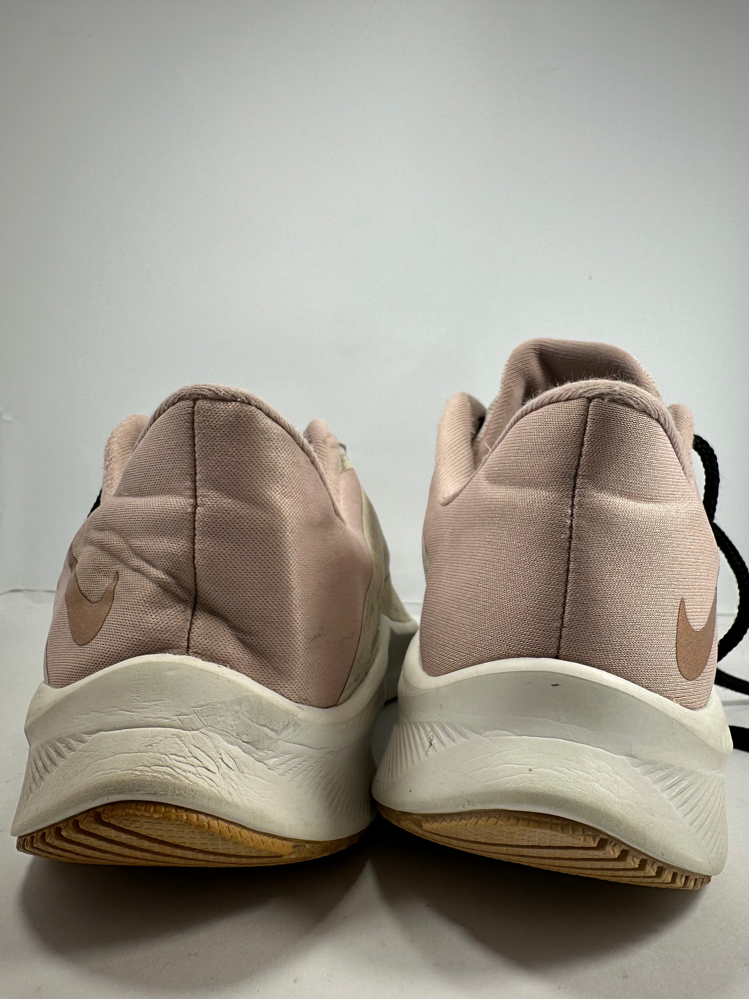 Nike Quest-3 Platinum